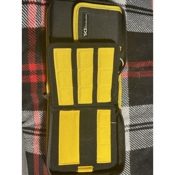 Retro Nintendo DS Lite Crimson Handheld System Red/Black portable entertainment - Picture 2 of 7